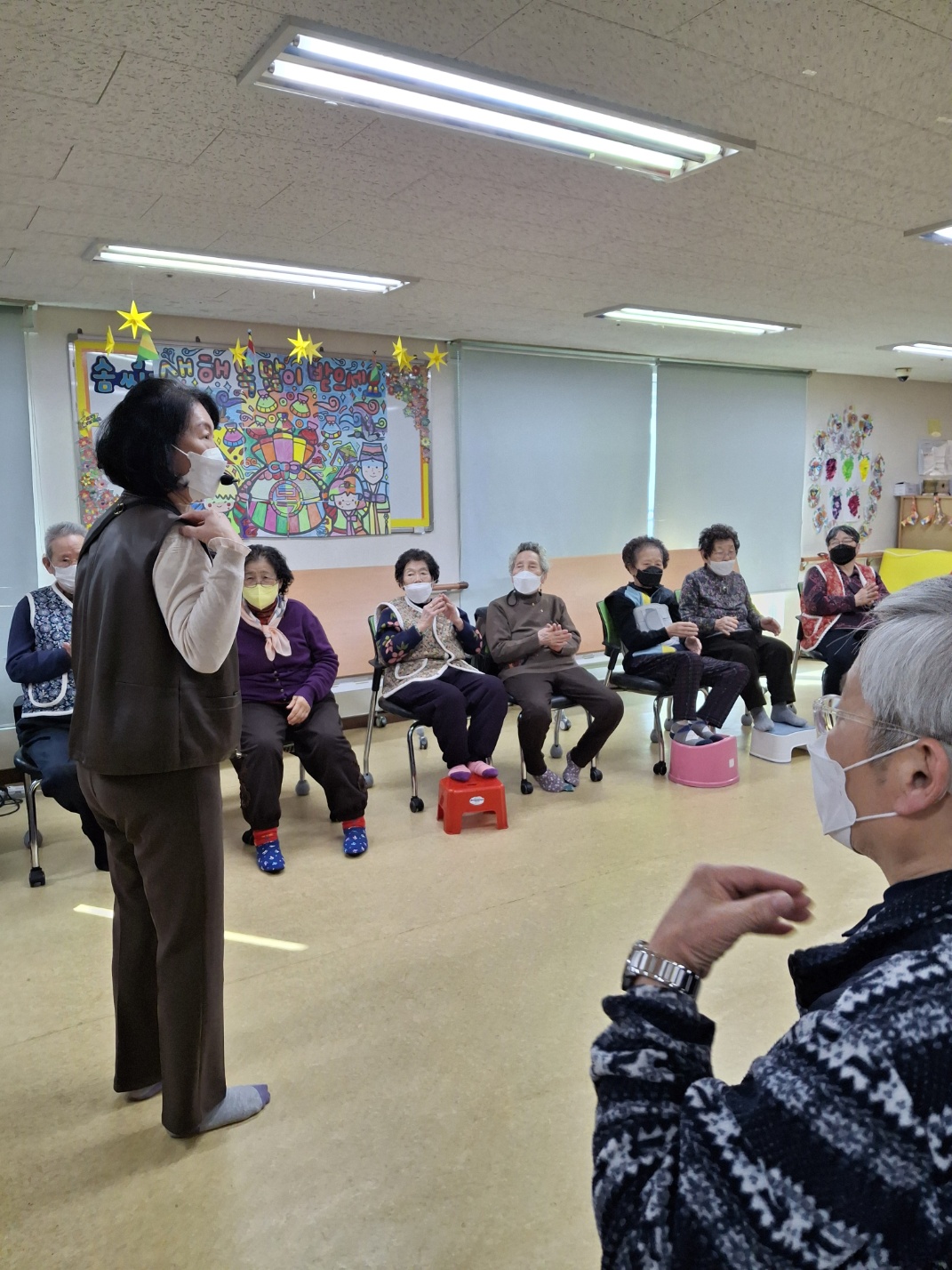 데이케어센터봉사활동.jpg